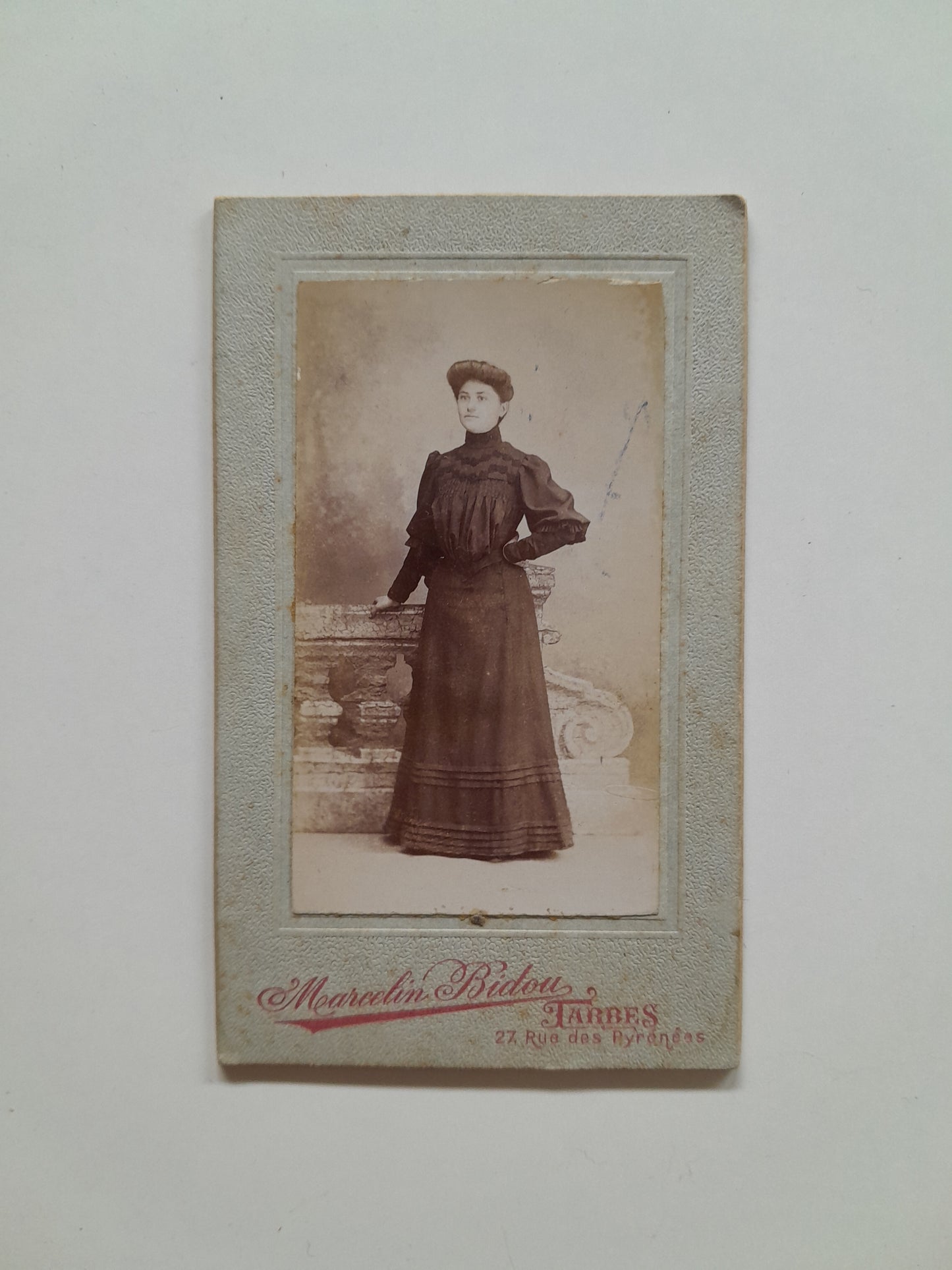 RETRATO DE MUJER (c.1880) - MARCELIN BIDOU, TARBES