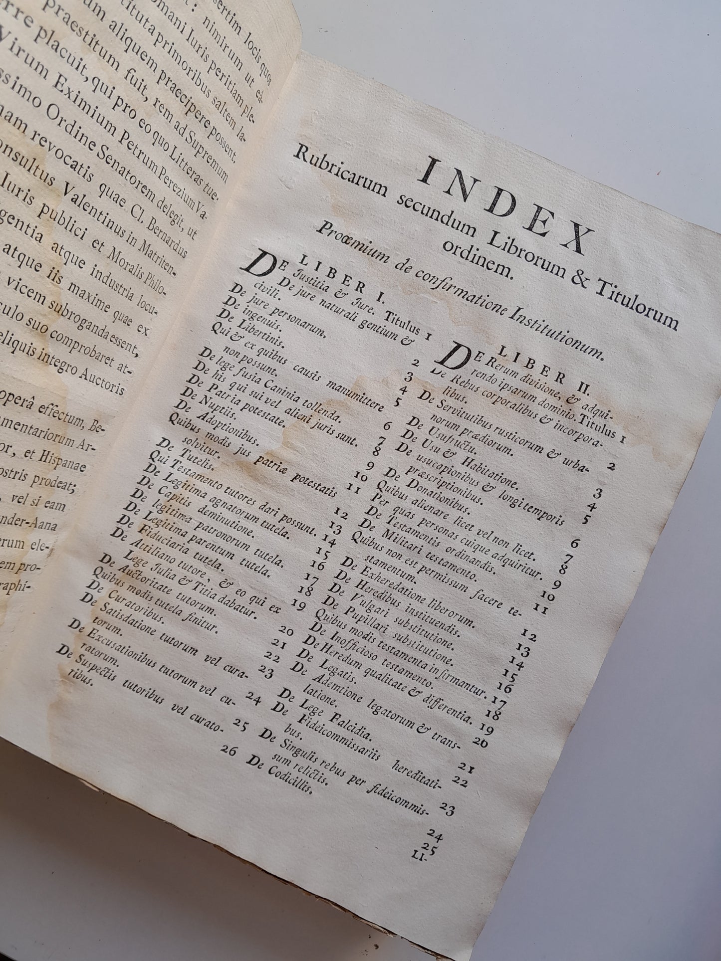 INSTITUTIONUM IMPERIALIUM (COMPLETA 2 TOMOS) - ARNOLDI VINNII I.C. (BENEDICTO MONFORT, 1786)