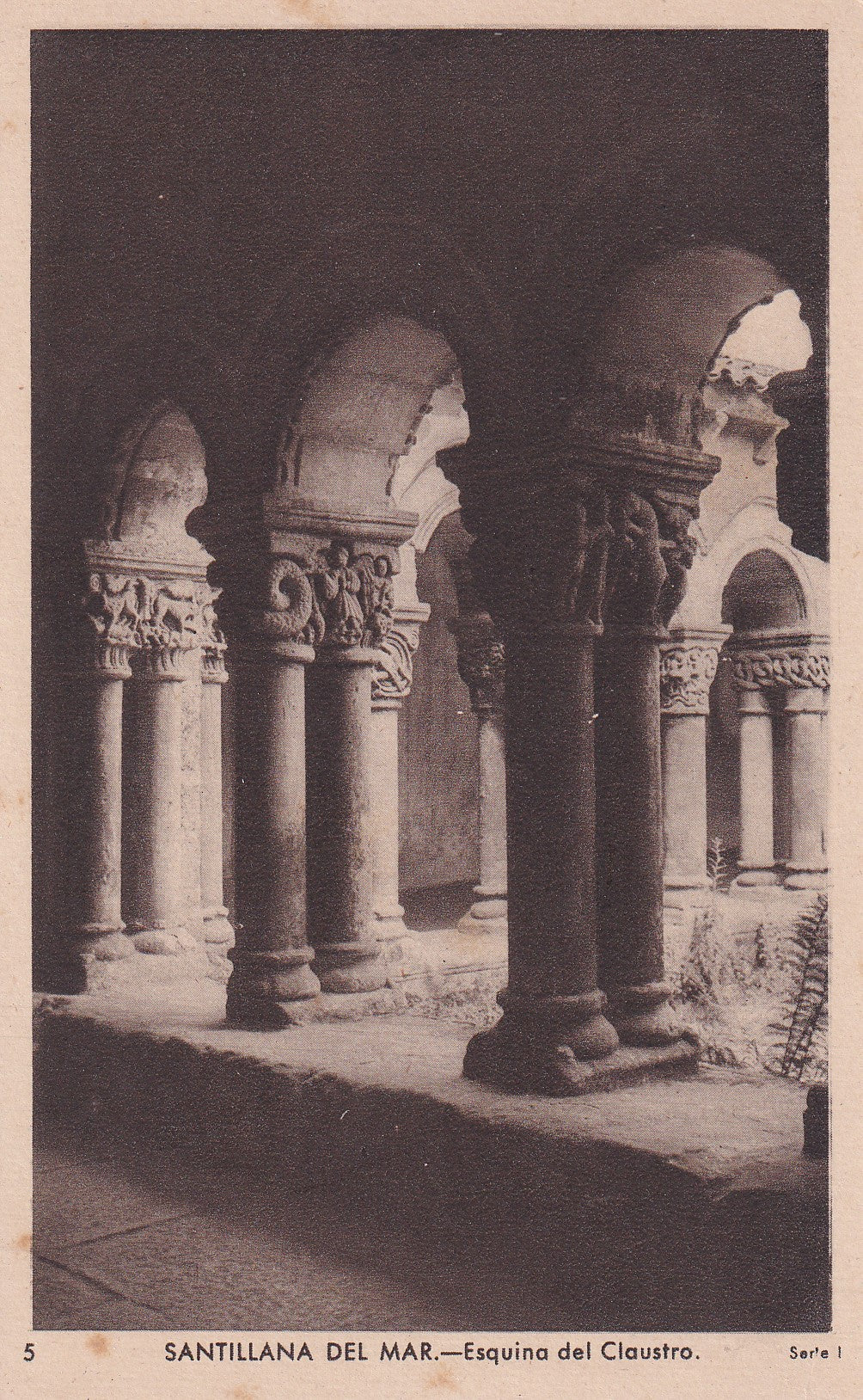 SANTILLANA DEL MAR - ESQUINA DEL CLAUSTRO