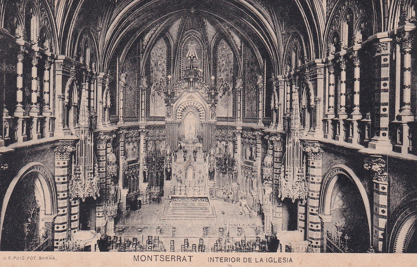 MONTSERRAT - INTERIOR DE LA IGLESIA