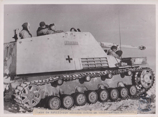 PIEZA DE ARTILLERÍA MONTADA SOBRE UN COCHE-ORUGA BLINDADO (c.1940)