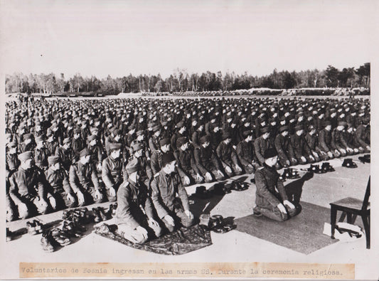 CEREMONIA DE INGRESO DE VOLUNTARIOS DE BOSNIA EN LAS ARMAS DE LAS SS (c.1940)