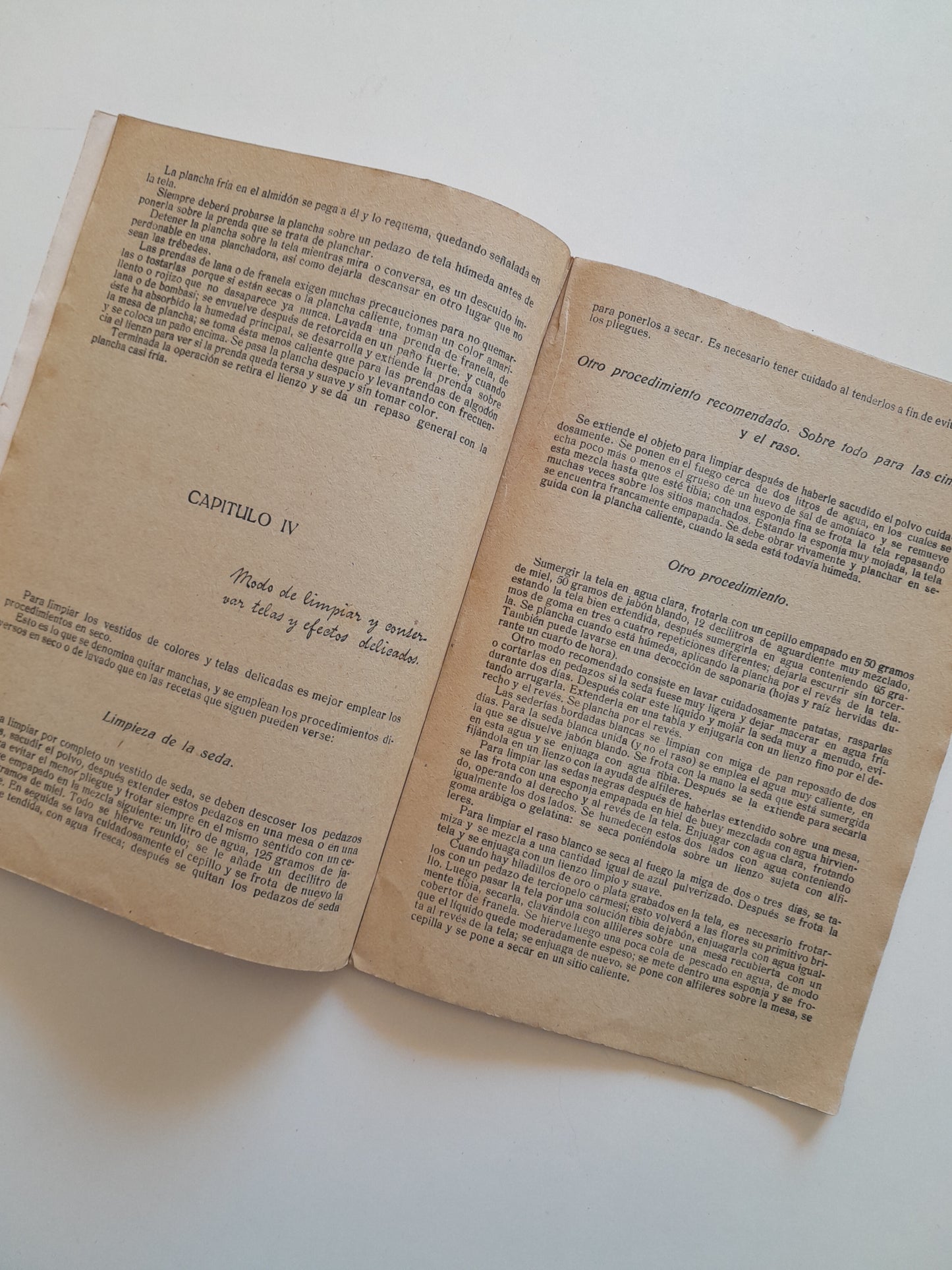 REVISTA FEMENINA FRINÉ: LAS ROPAS - AÑO 1, NÚM. 11 (ABRIL 1918)