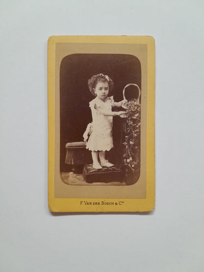 RETRATO DE NIÑA (c.1880) - F. VAN DEN BOSCH, BORDEAUX
