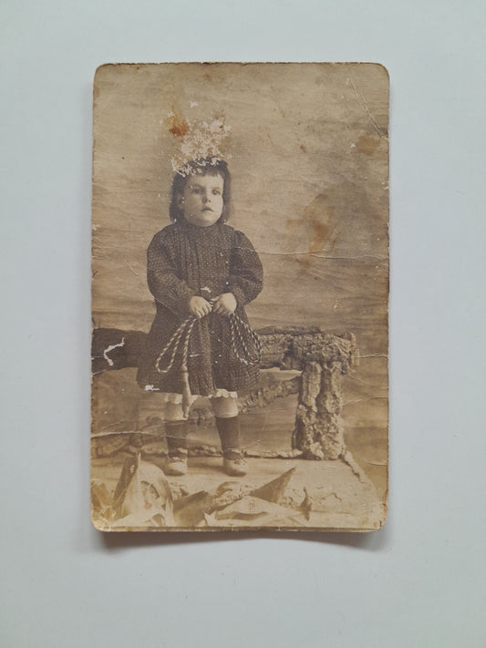 RETRATO DE NIÑA (c.1900)