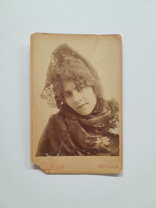 RETRATO DE MUJER (c.1880) - BEAUCHY, SEVILLA