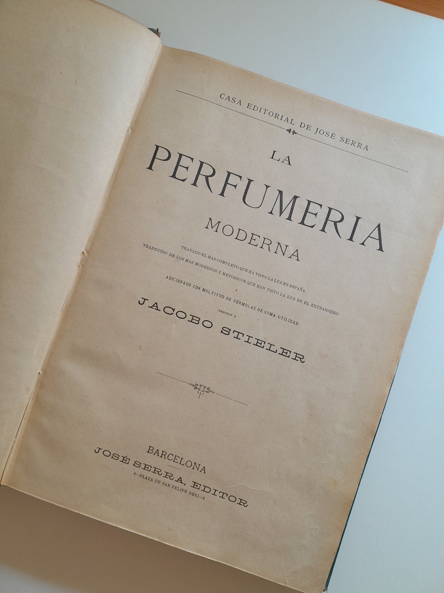 GUÍA DEL PELUQUERO. LA PERFUMERÍA Y ARTE DEL PEINADO - JACOBO STIELER (JOSÉ SERRA, 1890)
