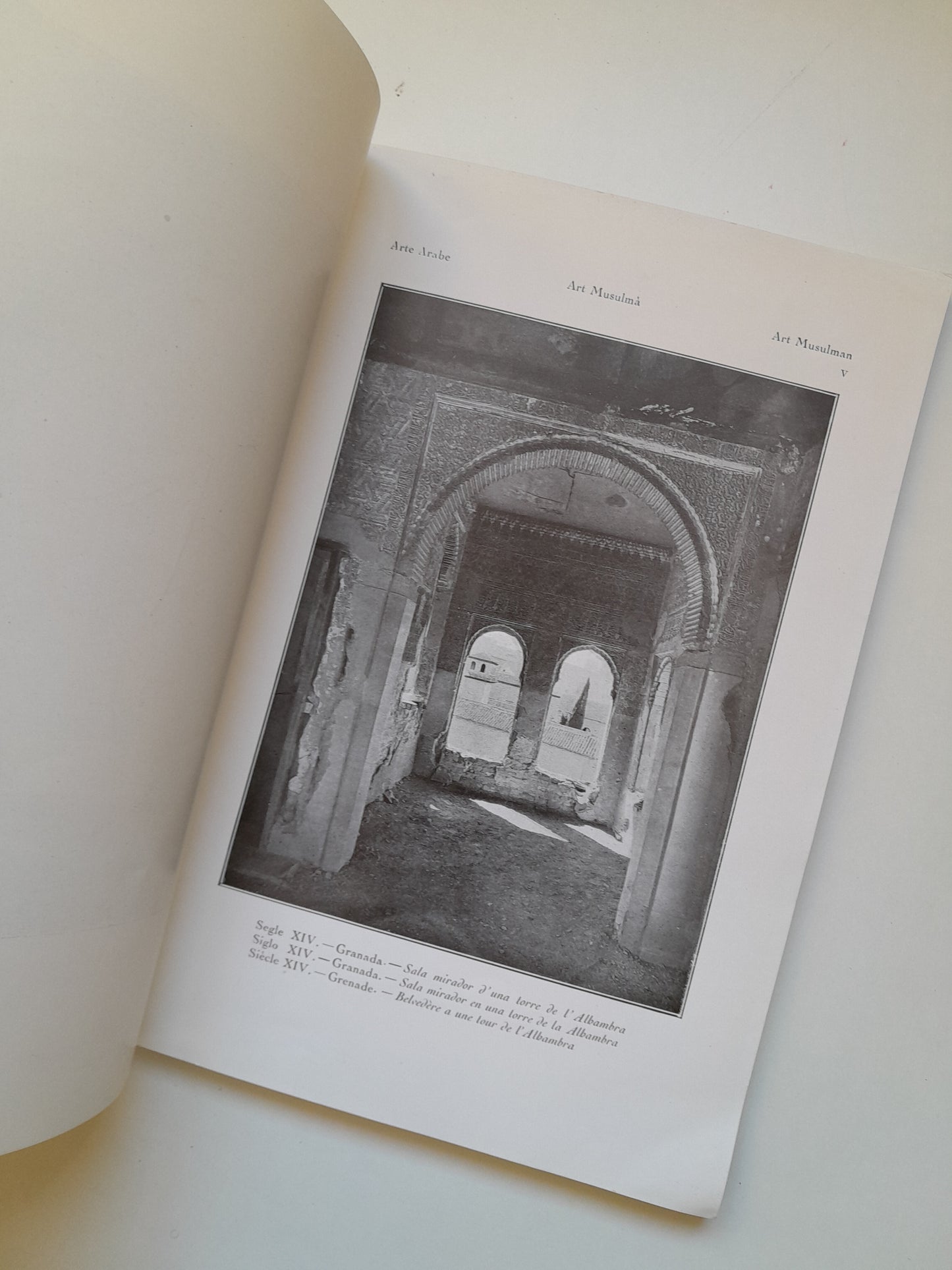 EXPOSICIÓN DE BARCELONA. REPERTORIO ICONOGRÁFICO. LA CASA: INTERIORES - JERÓNIMO MARTORELL (SEIX BARRAL, 1923)