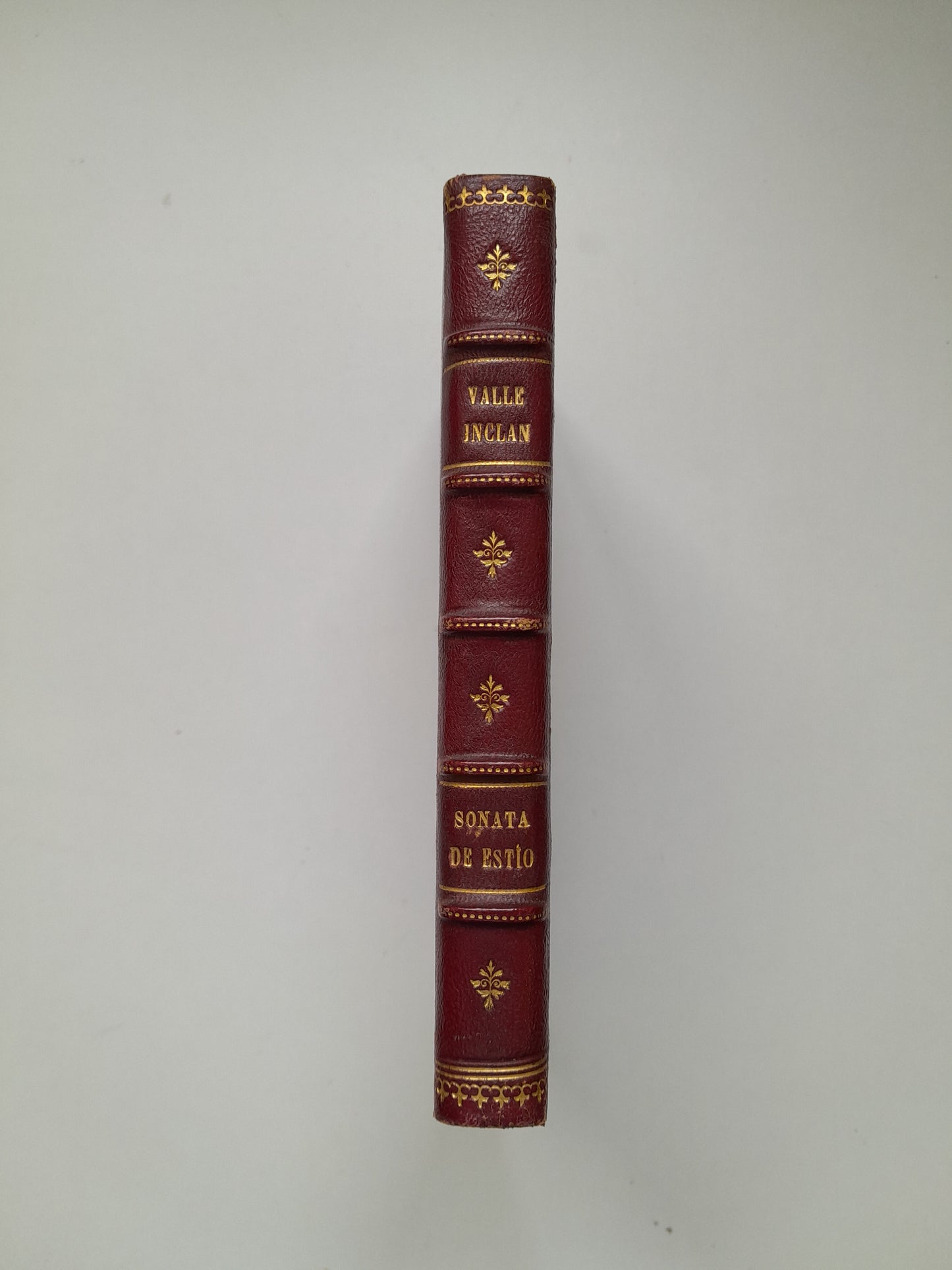 SONATA DE ESTÍO. MEMORIAS DEL MARQUÉS DE BRADOMIN - RAMÓN DEL VALLE-INCLÁN (RUA NUEVA, 1941)