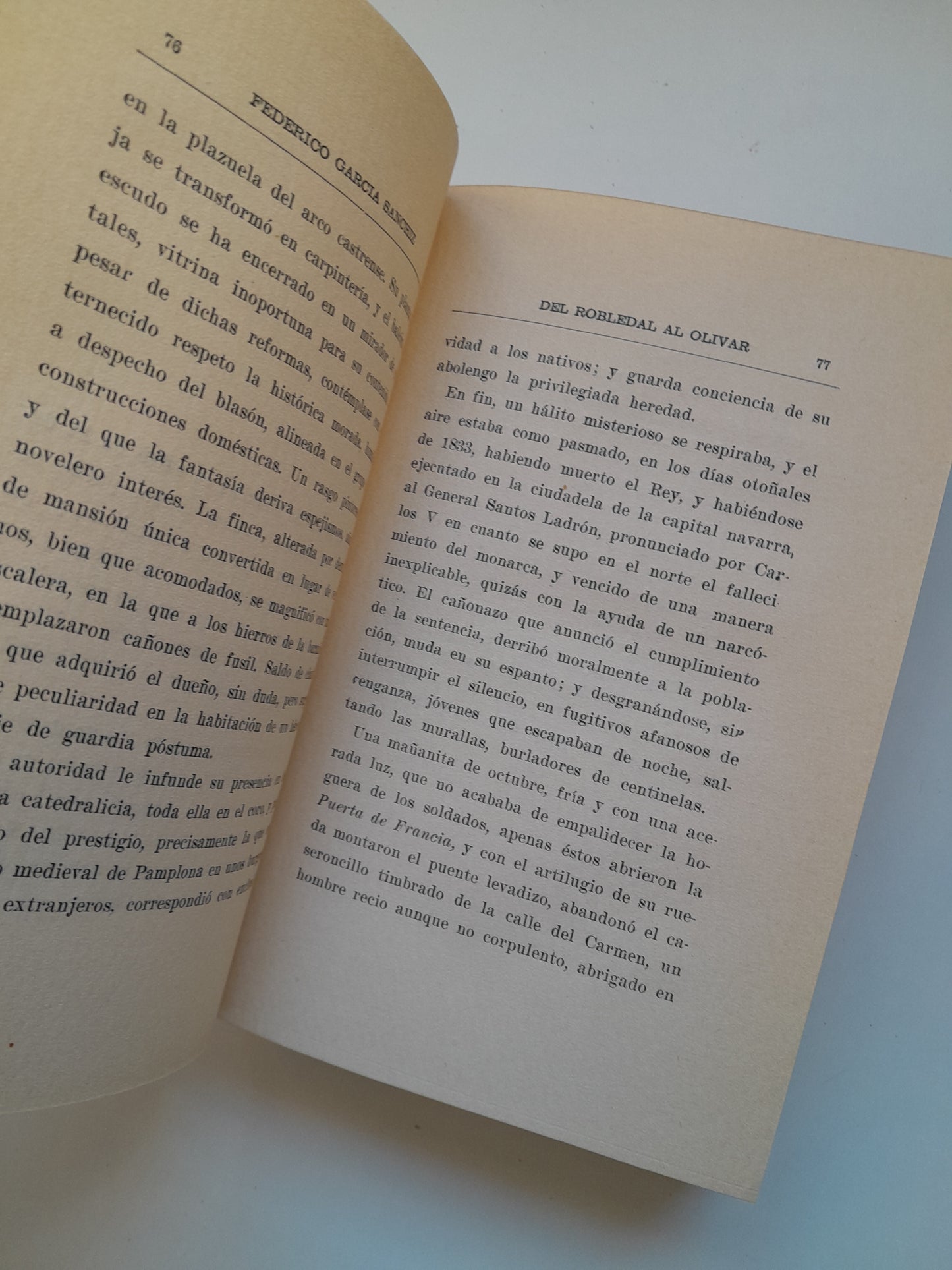 DEL ROBLEDAL AL OLIVAR. NAVARRA Y EL CARLISMO - FEDERICO GARCÍA SANCHIZ (ESPAÑOLA, 1939)