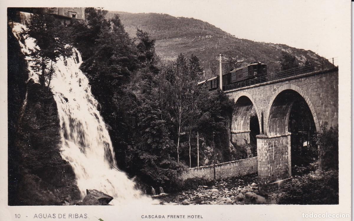 RIBES - CASCADA FRENTE AL HOTEL