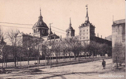 SAN LORENZO DE EL ESCORIAL - REAL MONASTERIO. FACHADA DE ORIENTE Y MANGO DE LA PARRILLA