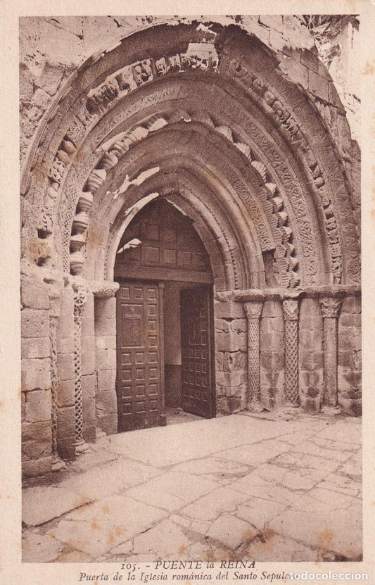 PUENTE LA REINA - 105. PUERTA DE LA IGLESIA ROMÁNICA DEL SANTO SEPULCRO