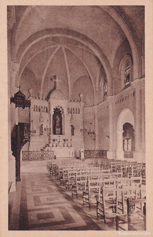 SABADELL - SANTUARIO DE NUESTRA SEÑORA DE LA SALUD. INTERIOR DEL TEMPLO